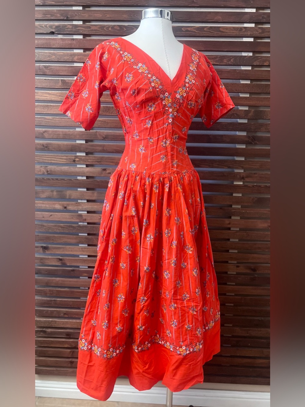 Vintage 1950s 50s Red Floral Short Sleeve Midi Rockabilly VLV V-Neck Dress - S - Picture 5 of 14